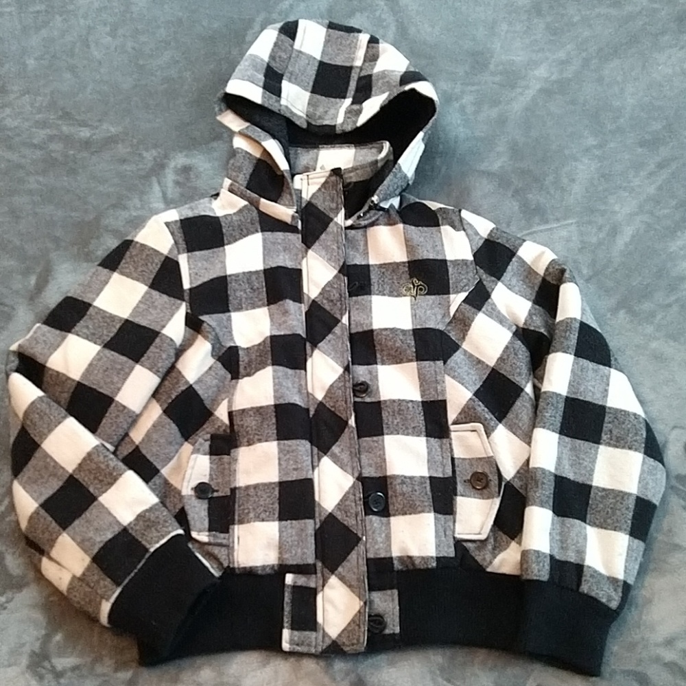 Back and white check hooded coat